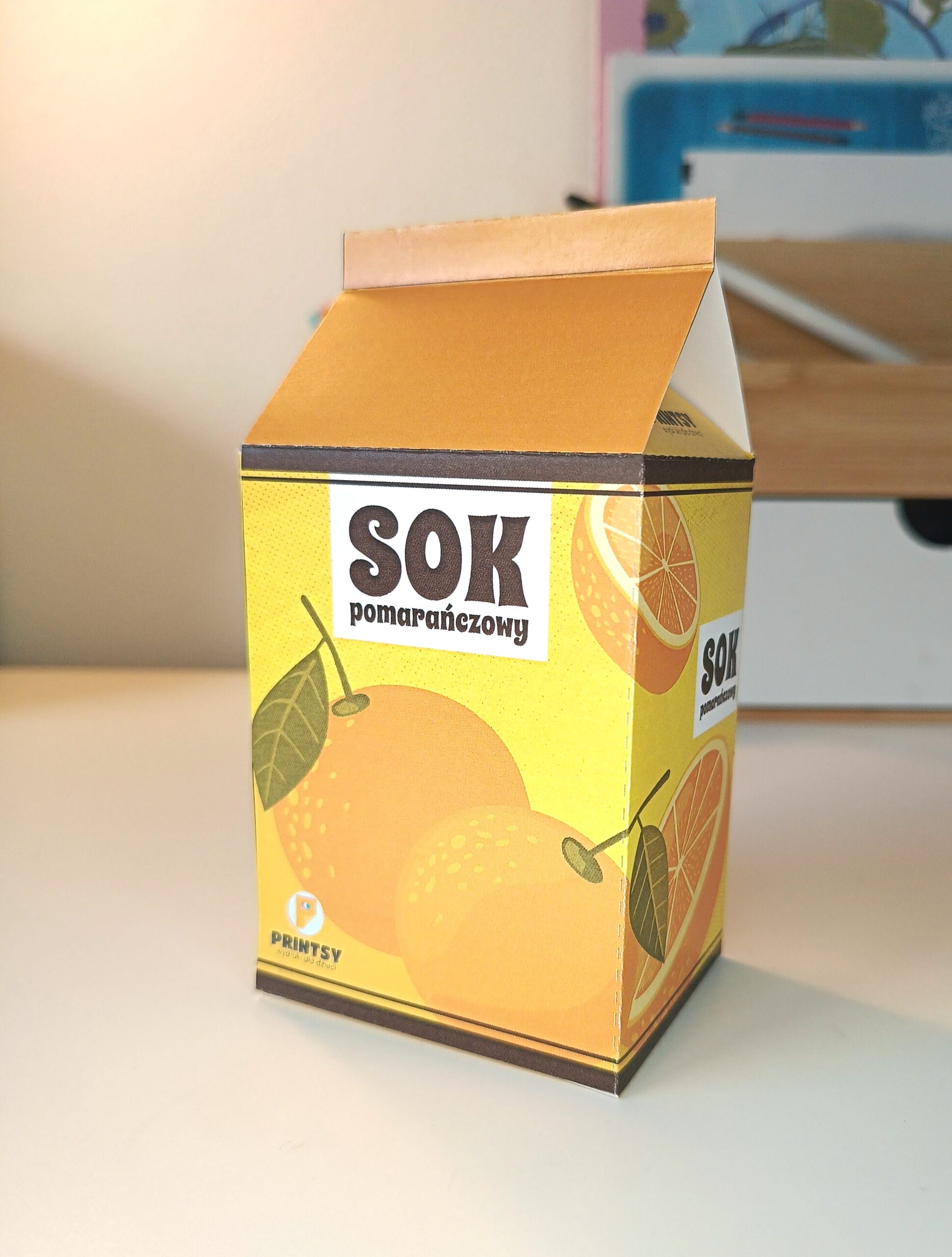 Sok pomarańczowy pudełko